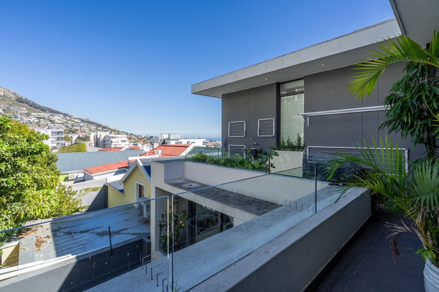 3 Bedroom Property for Sale in Sea Point Western Cape